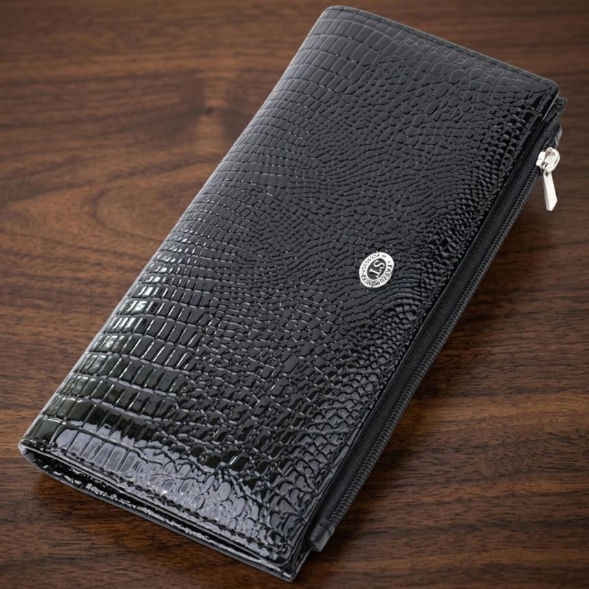 Лакированный тонкий кошелек с фактурой под рептилию из натуральной кожи ST Leather 22716 Черный
