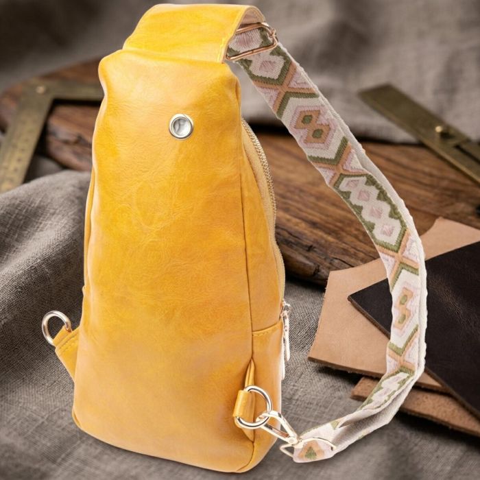 Яскрава жіноча слінг сумка через плече з екошкіри Vintage 22753 Жовтий