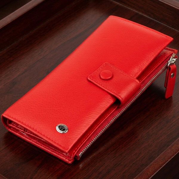 Оригинальный кошелек кожаный женский на хлястике с кнопкой ST Leather 19281 Красный