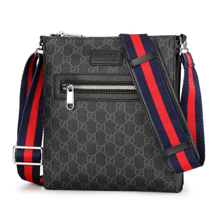 Месенджер Gucci GG Supreme Messenger сумка через плече