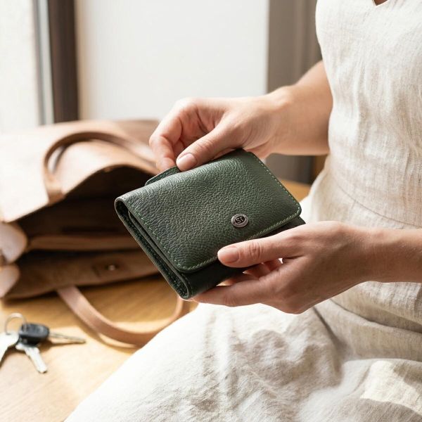 Женский кошелек компактного размера из натуральной кожи ST Leather 23072 Зеленый