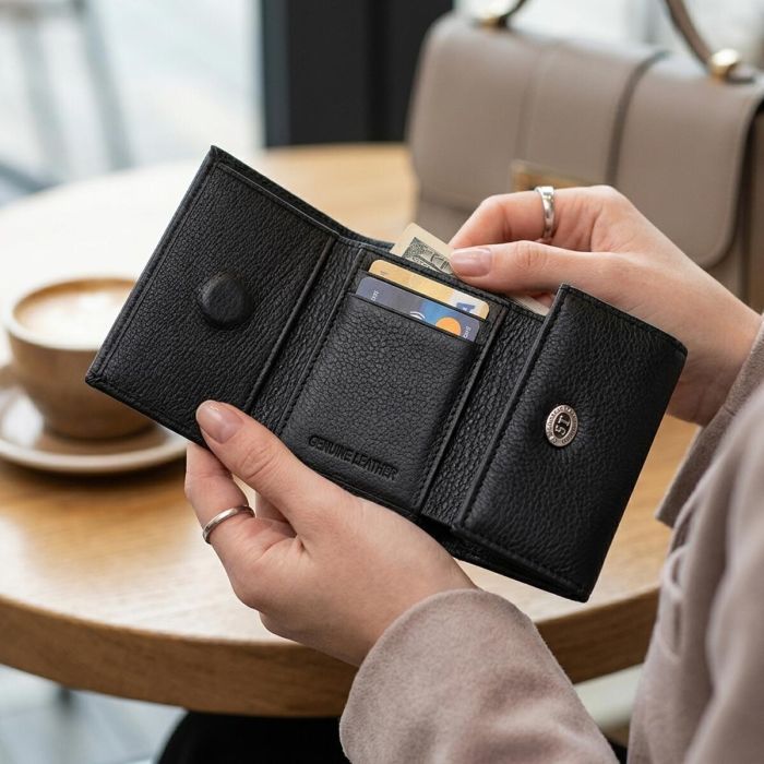 Небольшое женское портмоне с монетницей из натуральной кожи ST Leather 22730 Черный