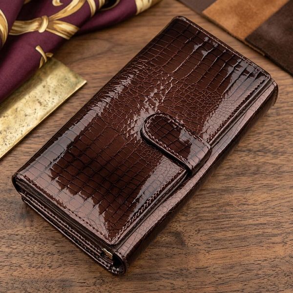 Кошелек женский ST Leather 18431 (S9001A) лакированная кожа Коричневый