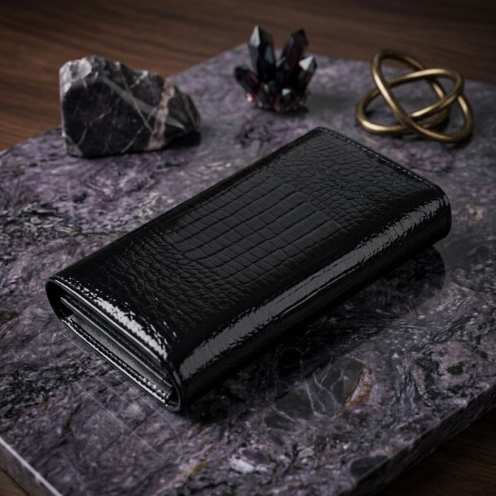 Лаковый женский кошелек с визитницей ST Leather 19403 Черный