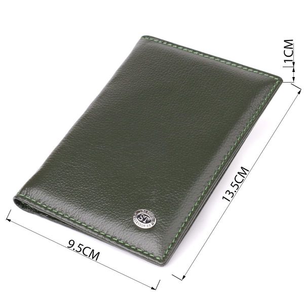 Практичная обложка на паспорт универсального формата из натуральной кожи ST Leather 23081 Зеленый