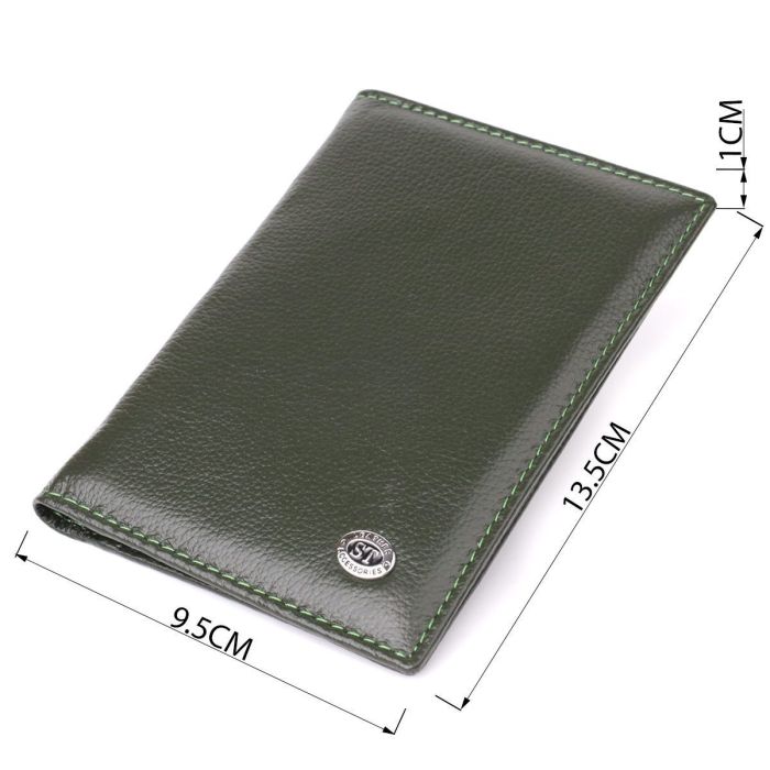 Практичная обложка на паспорт универсального формата из натуральной кожи ST Leather 23081 Зеленый