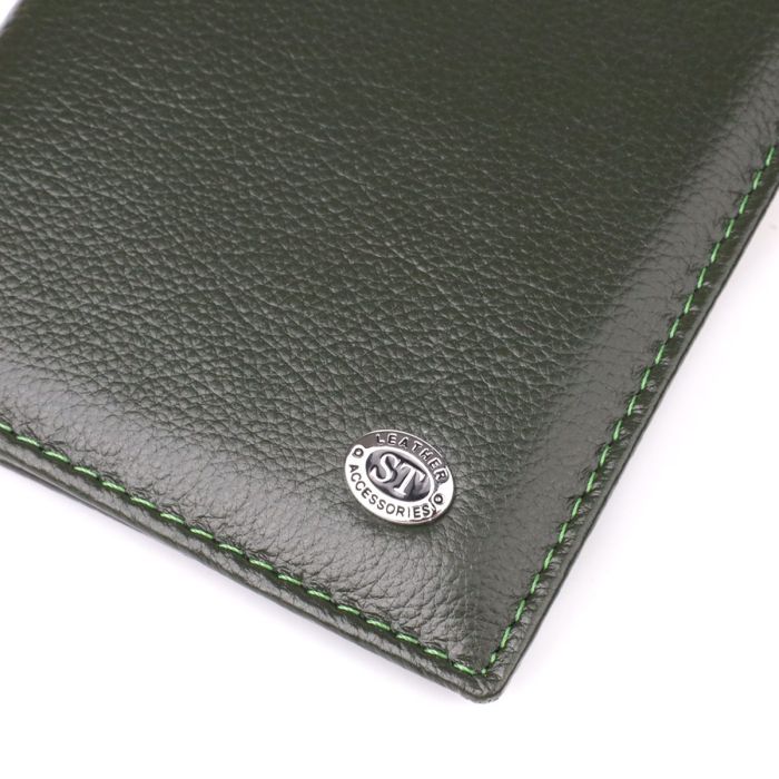 Практичная обложка на паспорт универсального формата из натуральной кожи ST Leather 23081 Зеленый