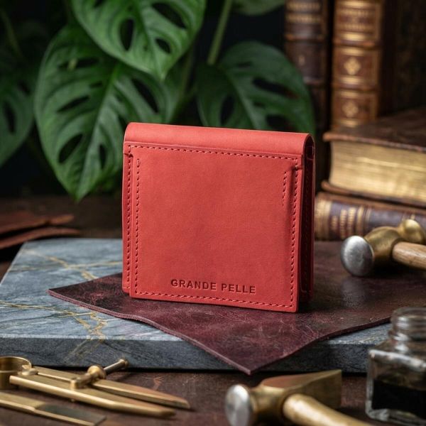 Яркое кожаное портмоне женское с накладной монетницей GRANDE PELLE 11224 Красное