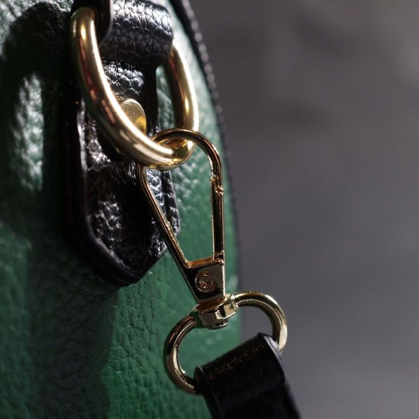 Кожаная сумка бочонок с темными акцентами Vintage 22351 Зеленая