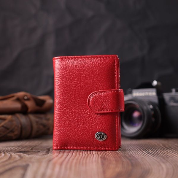 Вместительная визитница из натуральной кожи ST Leather 22470 Красный