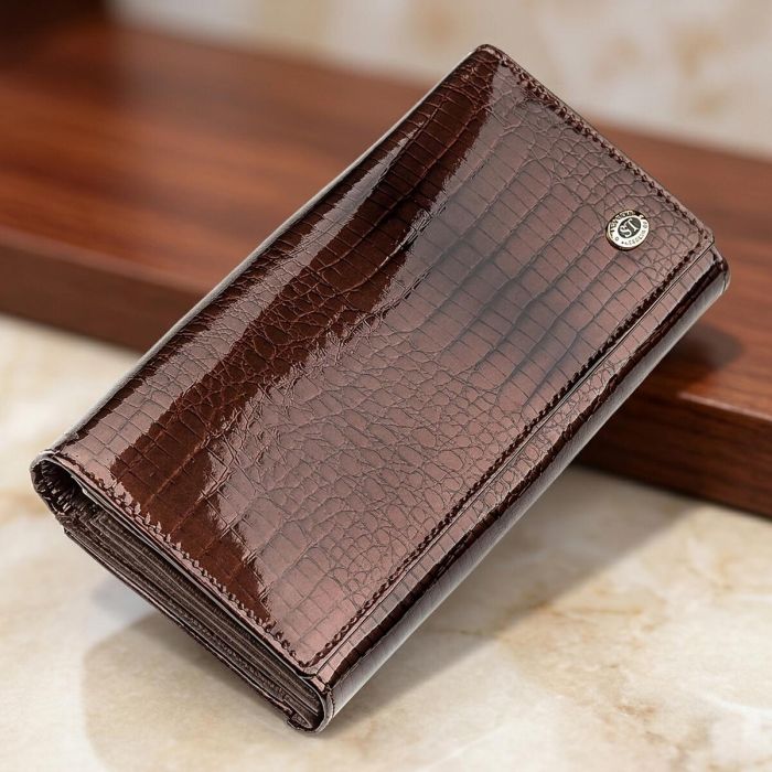 Кошелек женский ST Leather 18431 (S9001A) лакированная кожа Коричневый