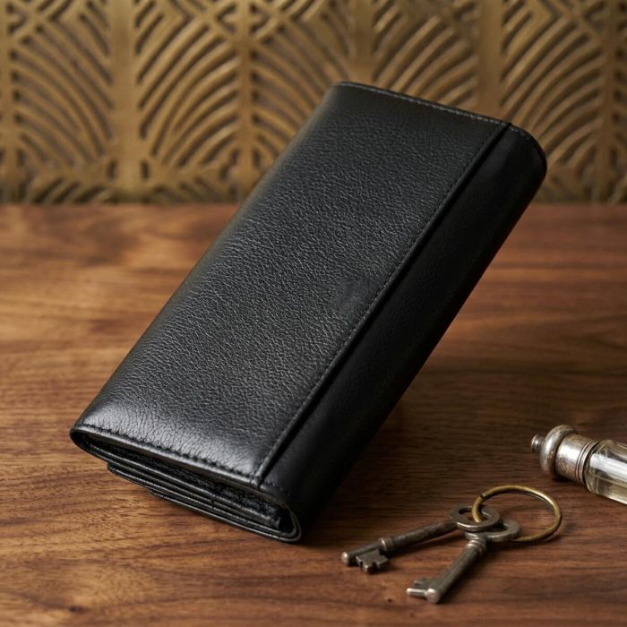 Женский кожаный кошелек для карт купюр и монет ST Leather 22696 Черный