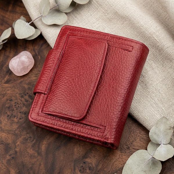 Жіночий шкіряний гаманець для карток купюр та монет ST Leather 18499 Червоний