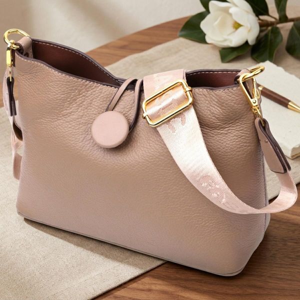 Сумка женская с оригинальной застежкой пуговкой из натуральной кожи Vintage 22320 Бежевая