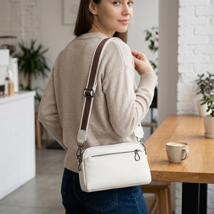 Жіноча прямокутна сумка з кишенями з натуральної шкіри Vintage 22598 Біла
